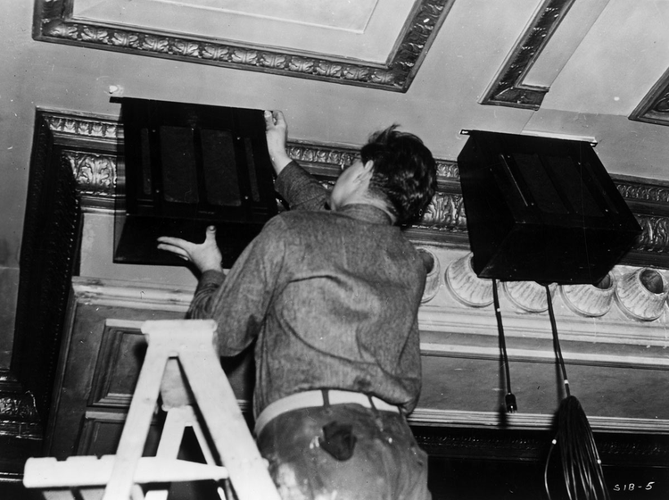 Walt-Disney-Psychedelic-Fantasia-Fantasound-installation Disney-Fantasia-Fantasound-installation